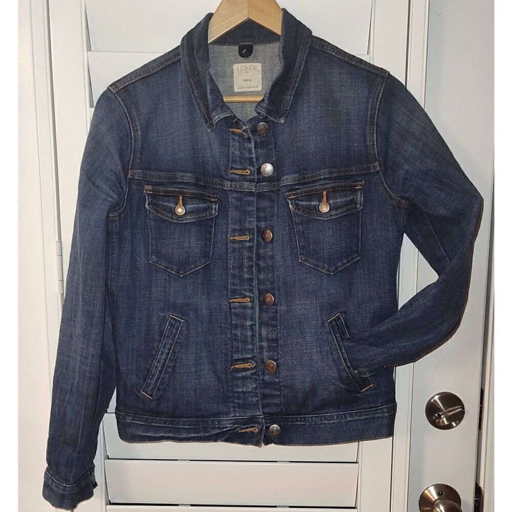 J Crew Classic jean jacket Size small 98% cotton/2% elastane